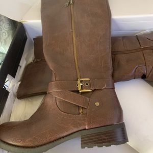 Guess brown boots